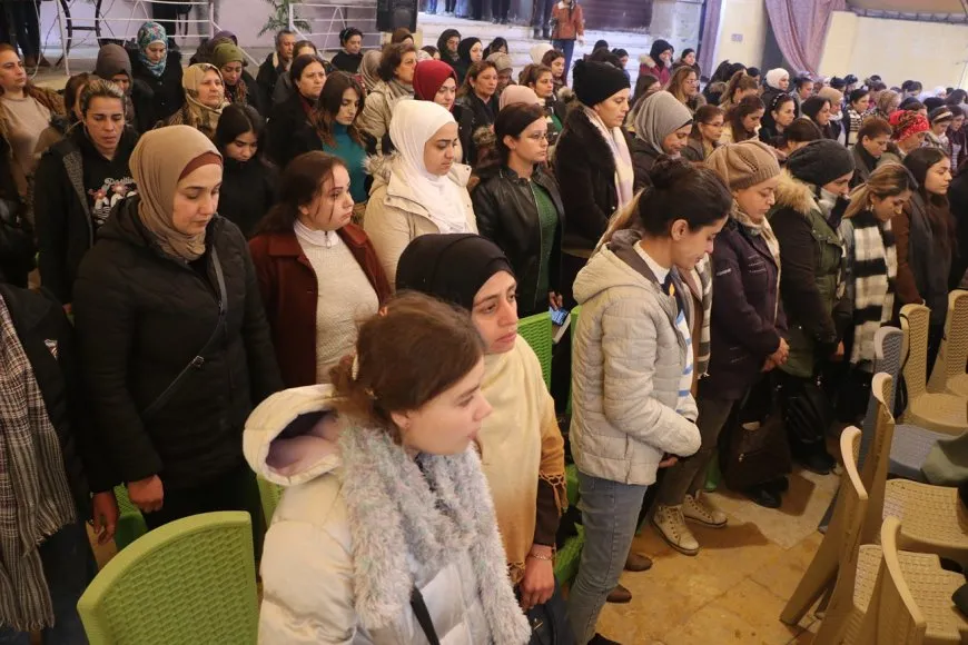 Têkildarî misogerkirina mafên jinan di destûrê de panel