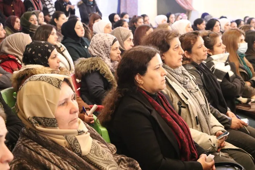 Têkildarî misogerkirina mafên jinan di destûrê de panel