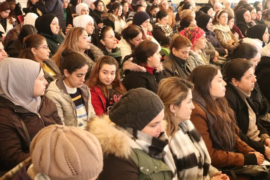 Têkildarî misogerkirina mafên jinan di destûrê de panel