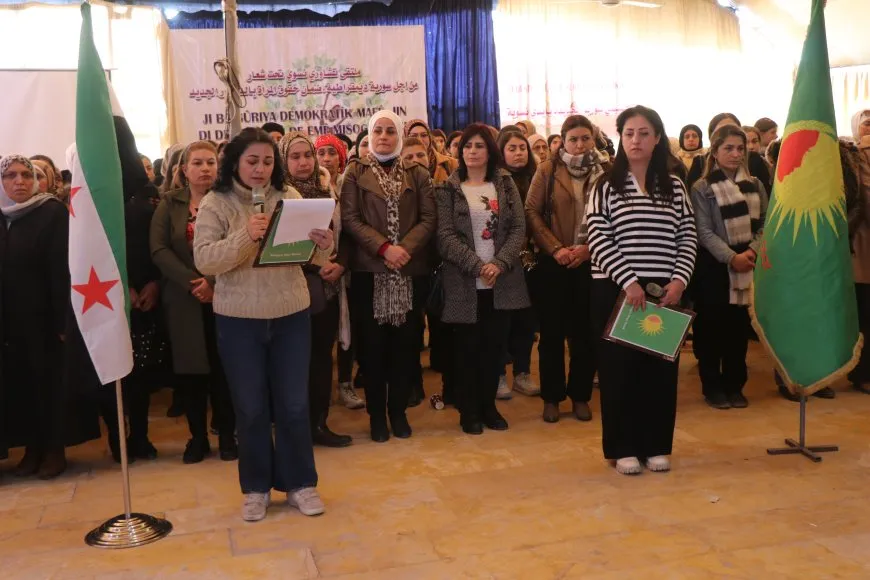Têkildarî misogerkirina mafên jinan di destûrê de panel