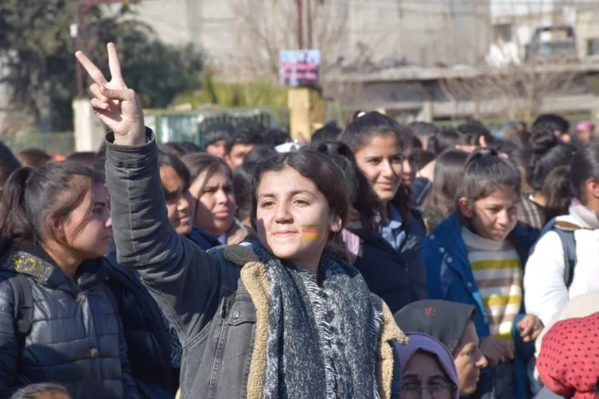  Şêniyên Kobanê salvegera rizgarkirina Kobanê bi şahiyekê pîroz kir