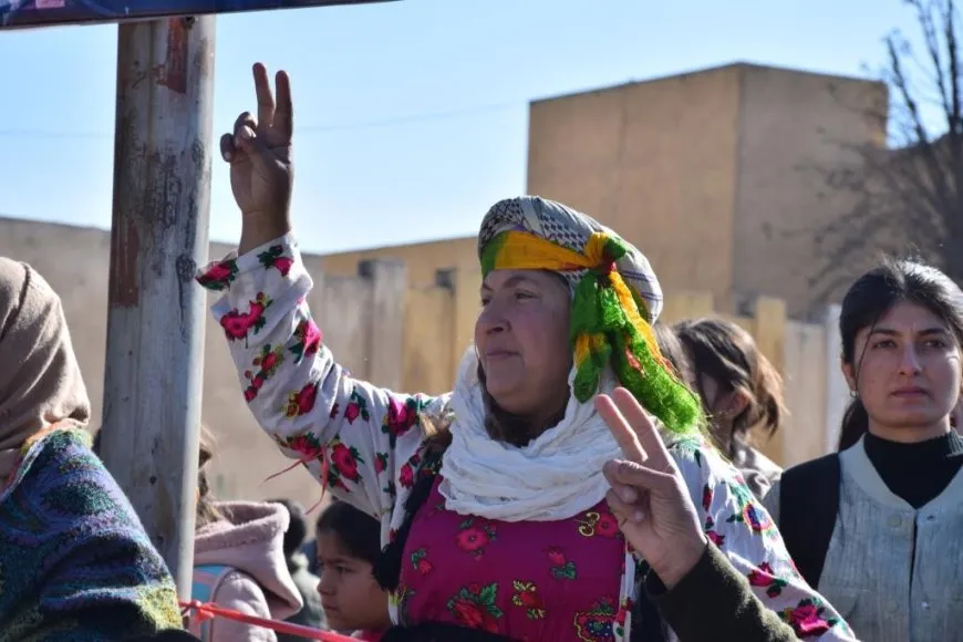  Şêniyên Kobanê salvegera rizgarkirina Kobanê bi şahiyekê pîroz kir