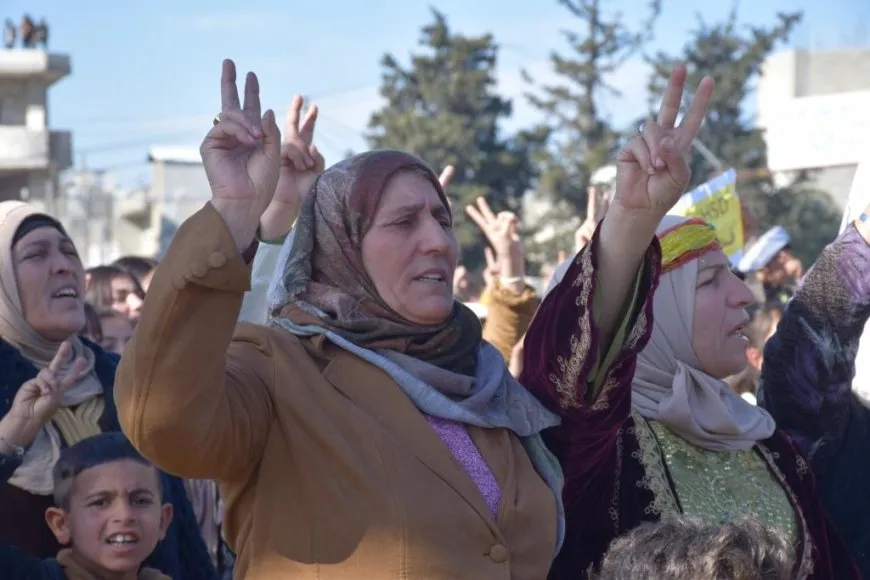  Şêniyên Kobanê salvegera rizgarkirina Kobanê bi şahiyekê pîroz kir