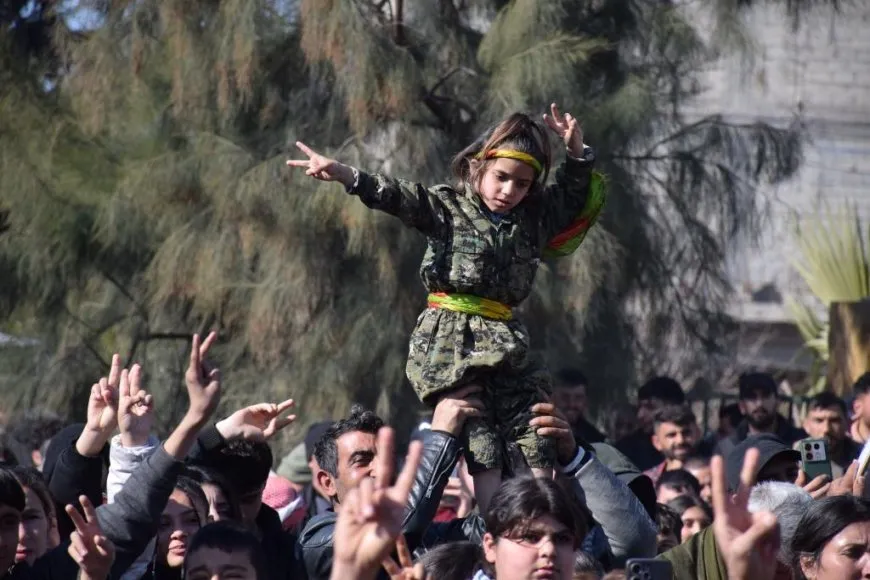  Şêniyên Kobanê salvegera rizgarkirina Kobanê bi şahiyekê pîroz kir