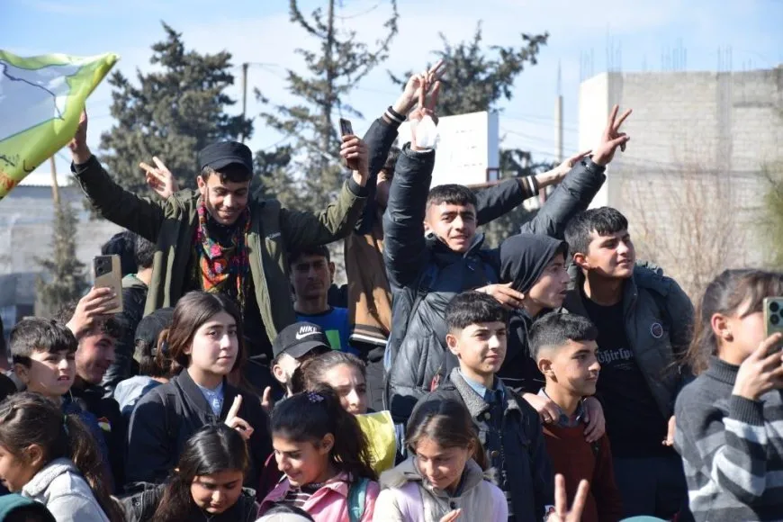  Şêniyên Kobanê salvegera rizgarkirina Kobanê bi şahiyekê pîroz kir
