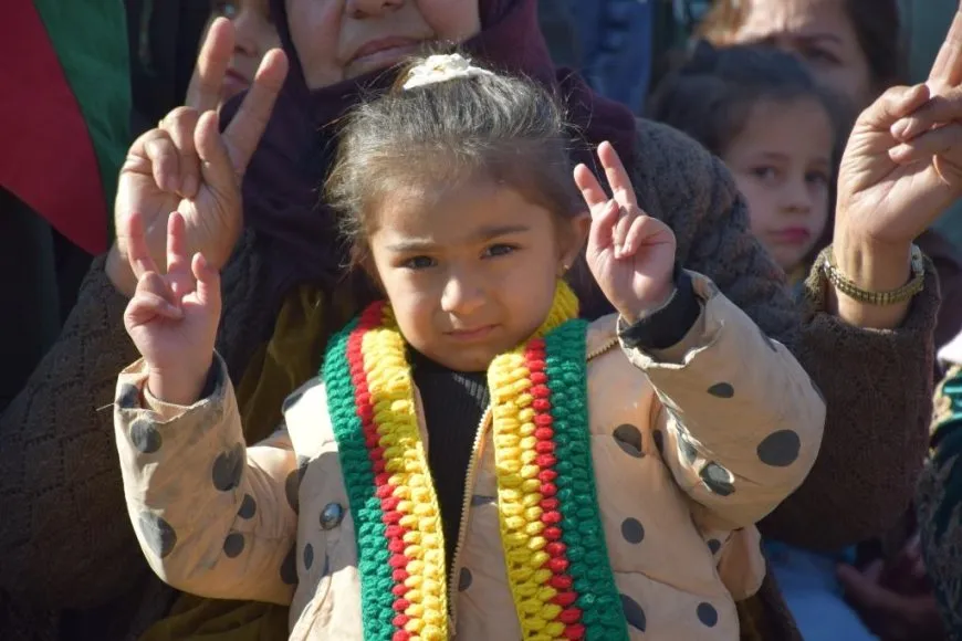  Şêniyên Kobanê salvegera rizgarkirina Kobanê bi şahiyekê pîroz kir