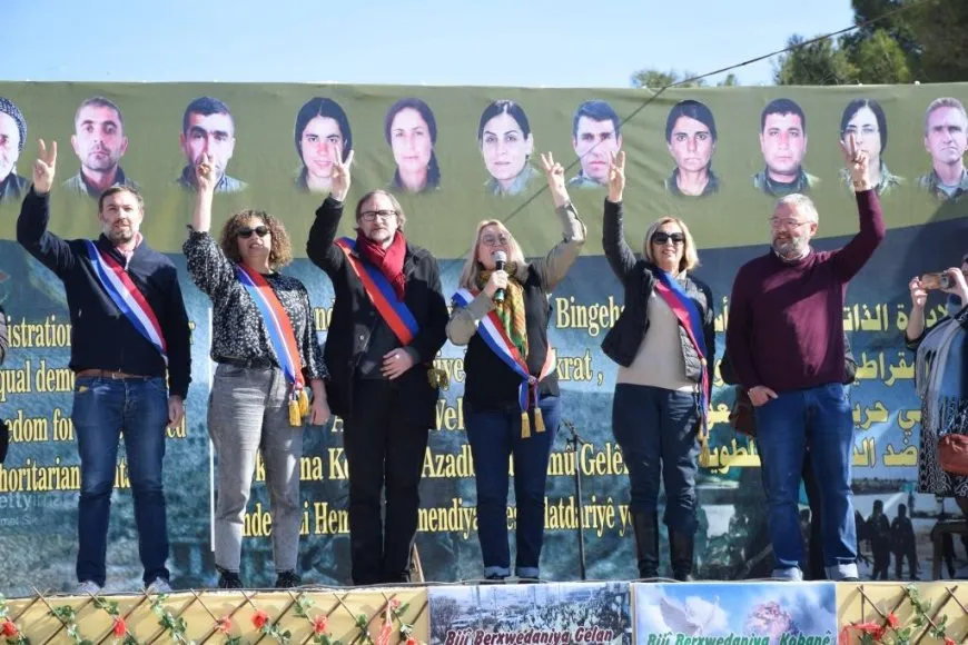 Şêniyên Kobanê salvegera rizgarkirina Kobanê bi şahiyekê pîroz kir