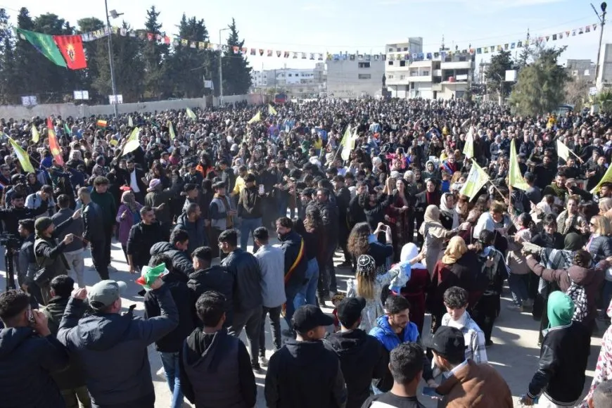  Şêniyên Kobanê salvegera rizgarkirina Kobanê bi şahiyekê pîroz kir