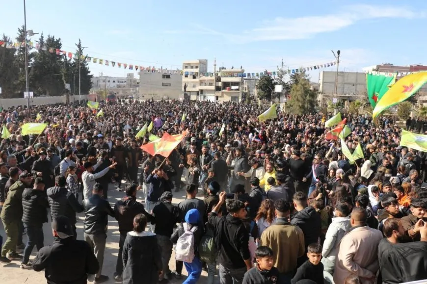  Şêniyên Kobanê salvegera rizgarkirina Kobanê bi şahiyekê pîroz kir