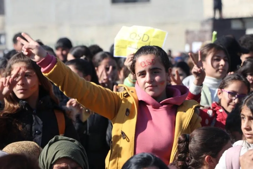  Şêniyên Kobanê salvegera rizgarkirina Kobanê bi şahiyekê pîroz kir