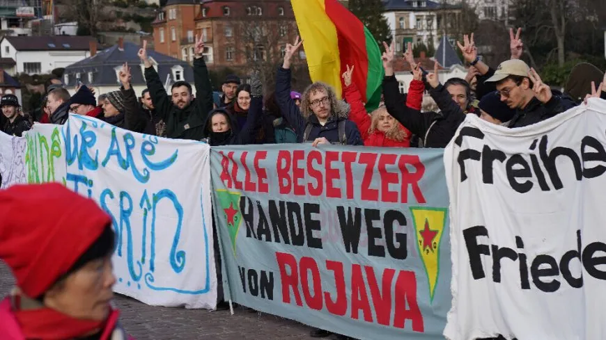 Li Almanyayê enternasyonalîst ji bo Rojava meşiyan