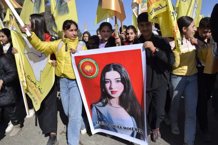 Xwendekar û mamosteyan peyama piştgiriya QSD'ê da