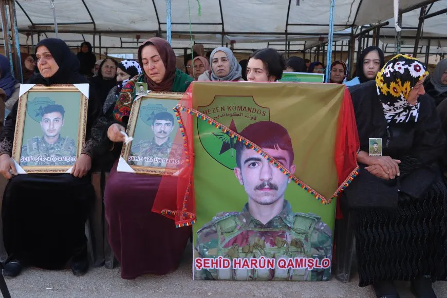 Ji bo 7 şehîdan konê sersaxiyê hat vedan