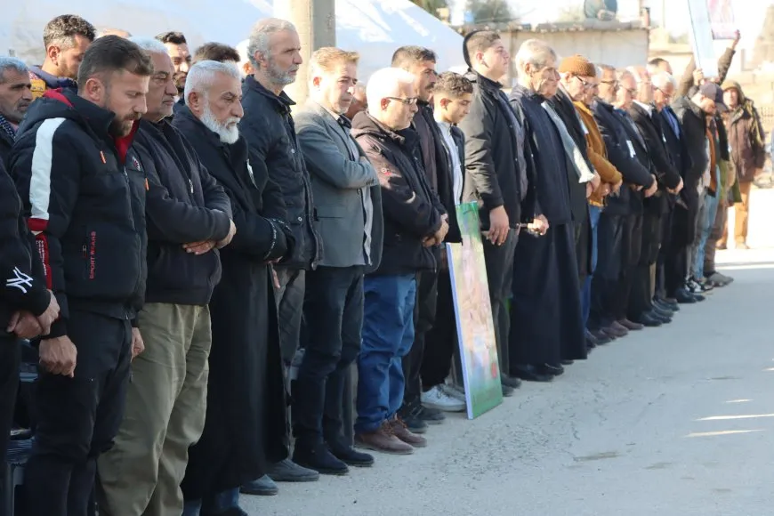 Ji bo 7 şehîdan konê sersaxiyê hat vedan