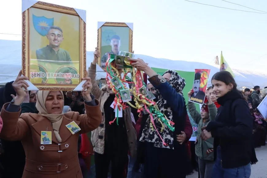 Ji bo 7 şehîdan konê sersaxiyê hat vedan
