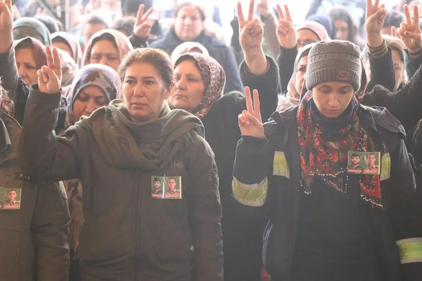 Xelkê Helebê 2 şehîd bi bîr anîn