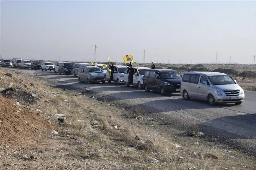 Bi sedan şêniyên Cizîrê ber bi bendava Tişrînê ve ketin rê