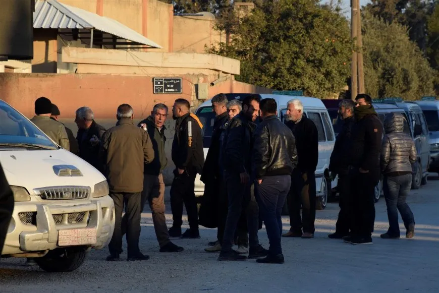 Bi sedan şêniyên Cizîrê ber bi bendava Tişrînê ve ketin rê