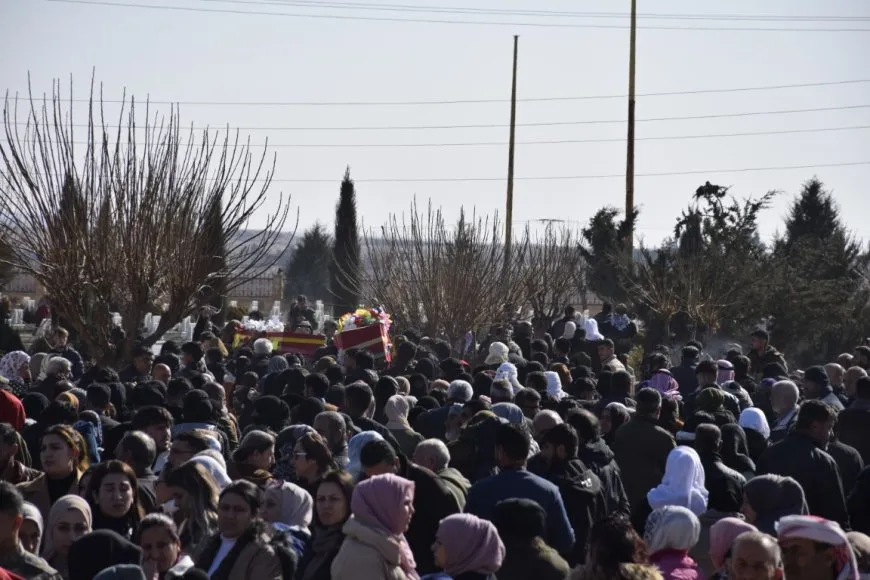 Li Hesekê merasîma oxirkirina 2 şehîdan