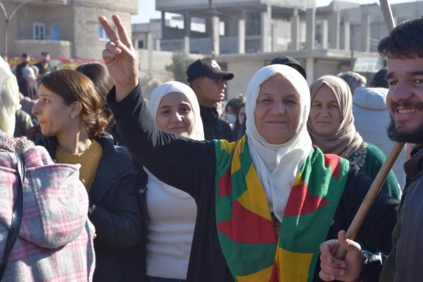 Xelkê Kobanê nobedarên Tişrînê bi coş pêşwazî kirin