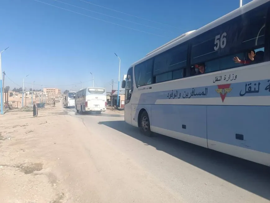 500 penaberên iraqî ji kampa Holê derketin
