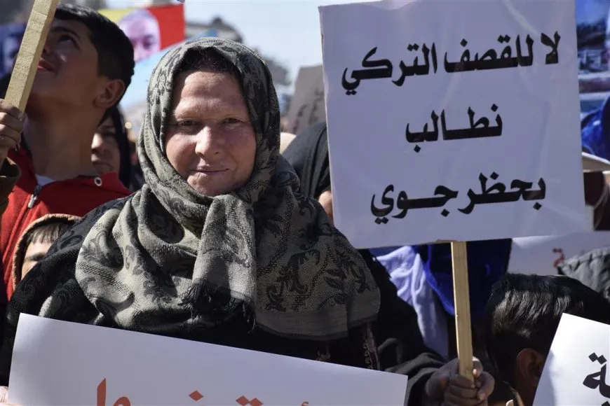 Şêniyên Hesekê li dijî êrişan meşiyan