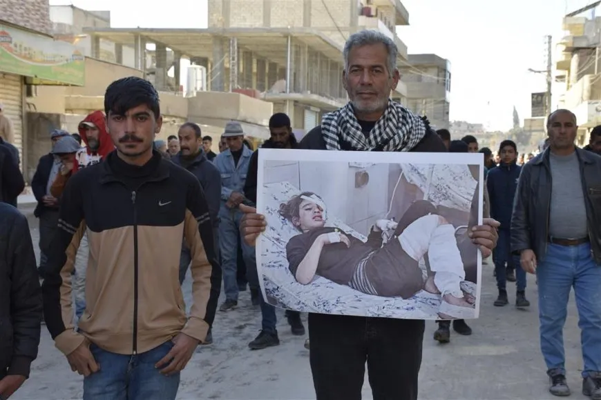 Şêniyên Hesekê li dijî êrişan meşiyan
