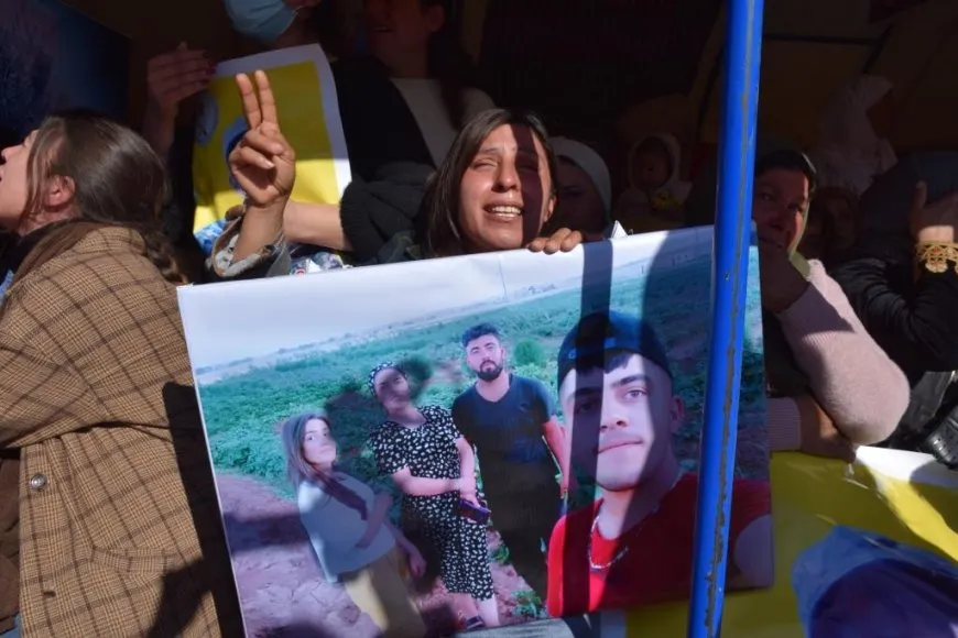 Li Kobanê ji bo 12 şehîdan merasîm