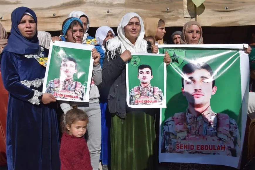 Li Kobanê ji bo 12 şehîdan merasîm