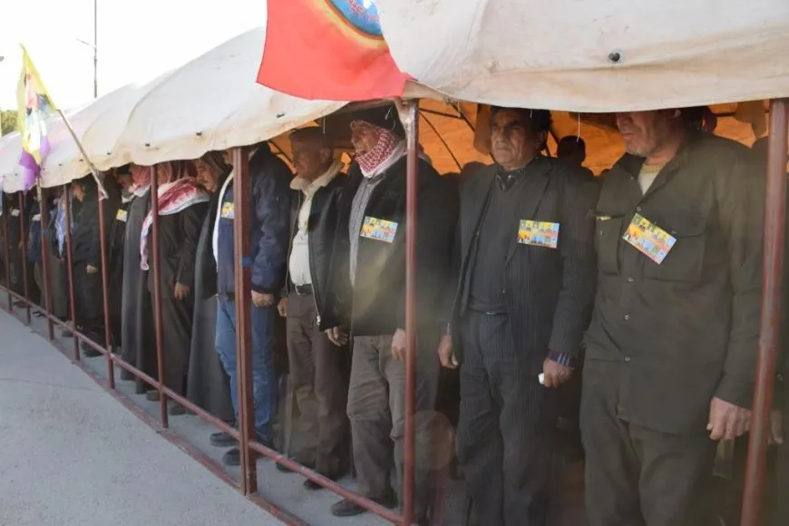 Li Kobanê ji bo 12 şehîdan merasîm