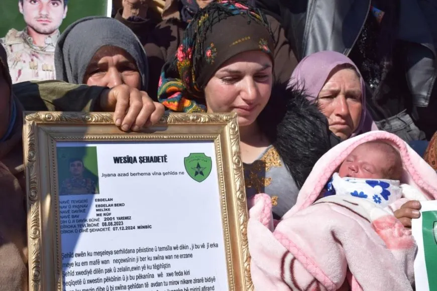 Li Kobanê ji bo 12 şehîdan merasîm