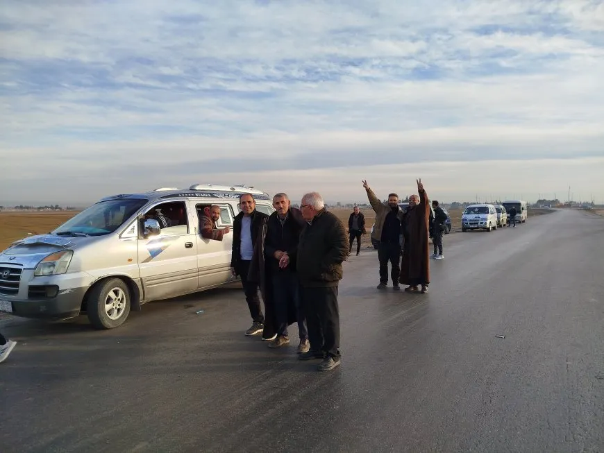 Komeke din ji bajarên Cizîrê berê xwe da Bendava Tişrînê