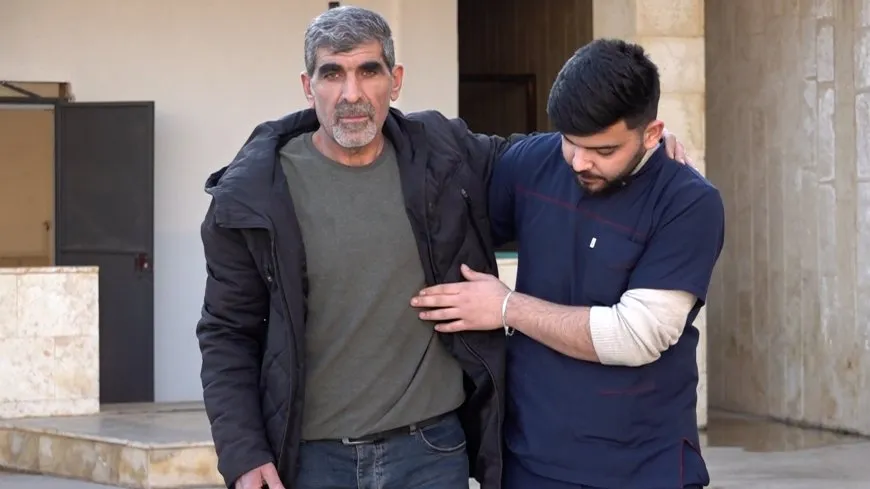 Xebatkarên tenduristiyê yên li bendava Tişrînê jiyana birîndaran parast