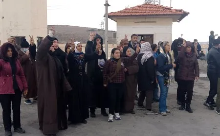Gelê Kobanê gihaşt Bendava Tişrînê