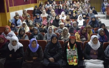 Li Dêrikê jinan komploya navneteweyî gotûbêj kir