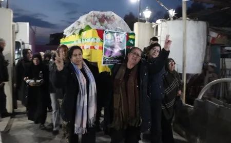 Şêniyên Qamişlo û Amûdê şehîd Hêva û Dilawer Erebo li Qamişloyê pêşwazî kirin