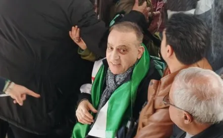 Xelkê Swêda bi şahiyekê hunermend Semîh Şiqêr pêşwazî kir
