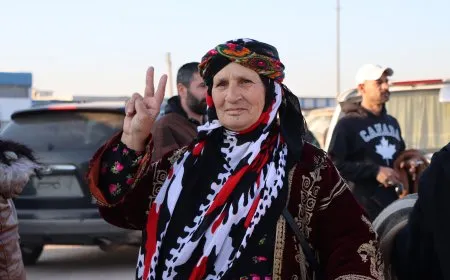 Ew jî bi gopalê xwe ket ser riya Tişrînê