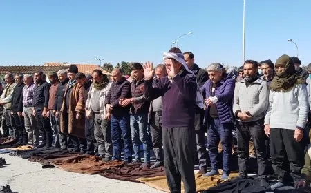Nobedaran li Tişrînê nimêja înê kir