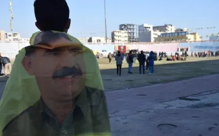 Gelên Bakûr û Rojhilatê Suriyeyê ji bo guhdarkirina peyama Rêrtiyê kom dibin