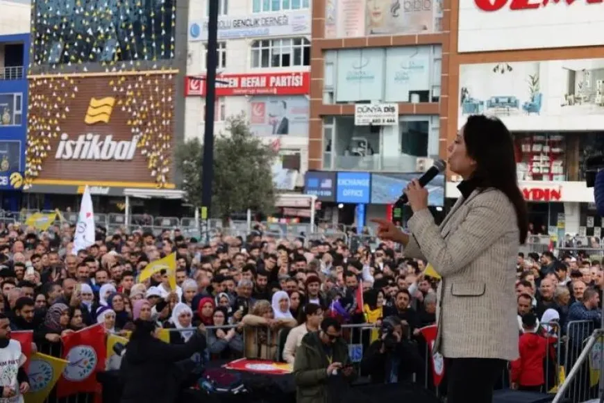 ‘Min silavên Abdullah Ocalan ji were anî’