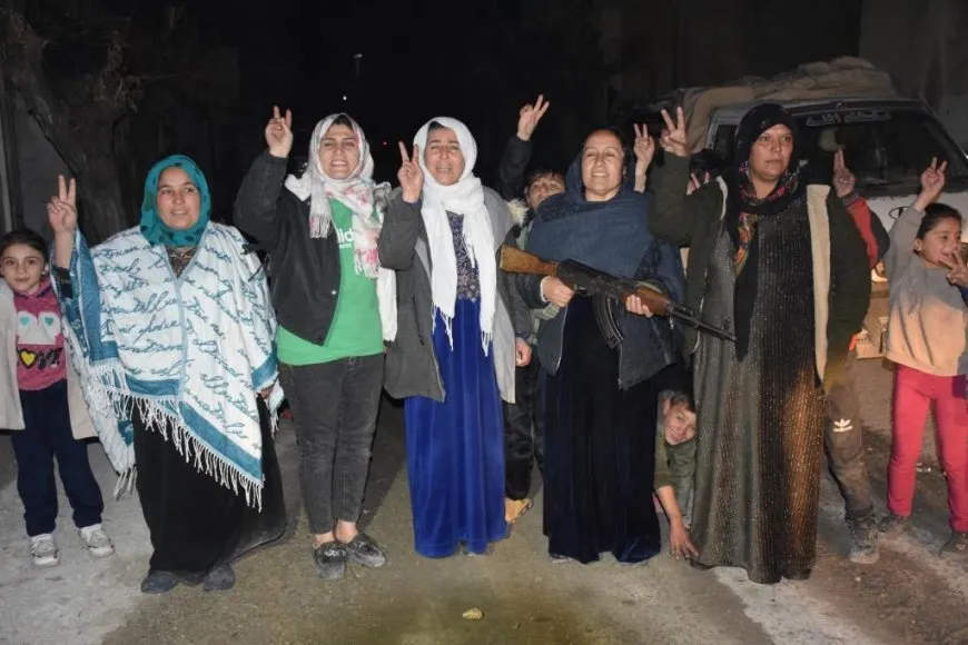ˋEm li pişt şervanên xwe ne, parastina kolan û taxên xwe dikinˊ