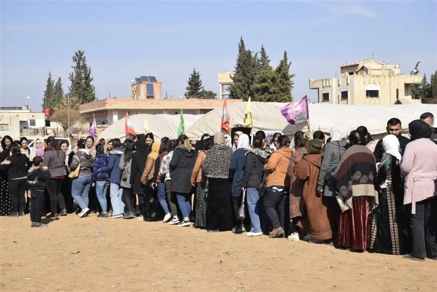 Gelê Dirbêsiyê sersaxî da malbatên şehîd Hêva û Dilwar