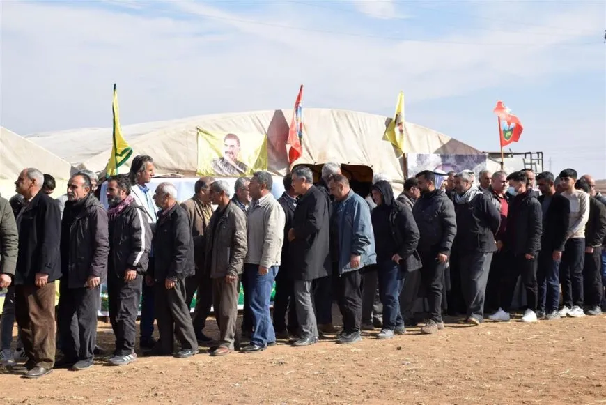 Gelê Dirbêsiyê sersaxî da malbatên şehîd Hêva û Dilwar