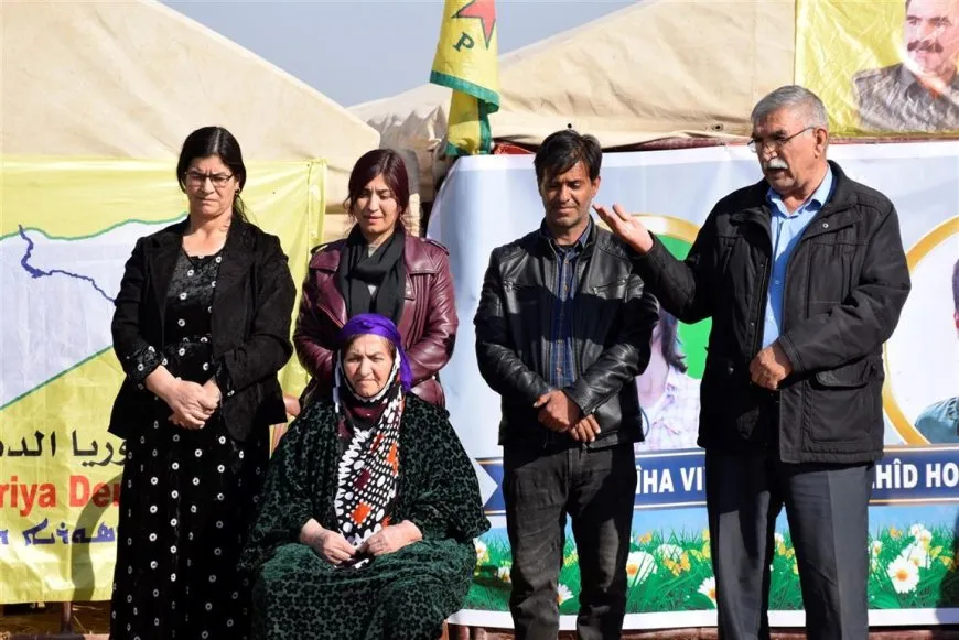 Gelê Dirbêsiyê sersaxî da malbatên şehîd Hêva û Dilwar