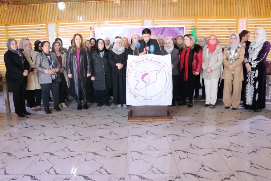 Pirsgirêkên ku jinên Sûriyeyî rû bi rû dimînin hatin nîqaşkirin