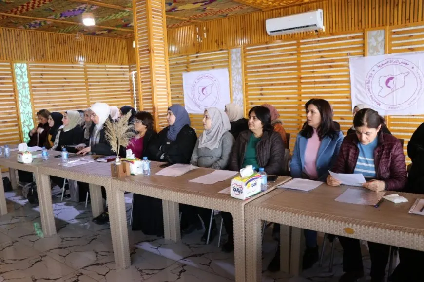 Pirsgirêkên ku jinên Sûriyeyî rû bi rû dimînin hatin nîqaşkirin