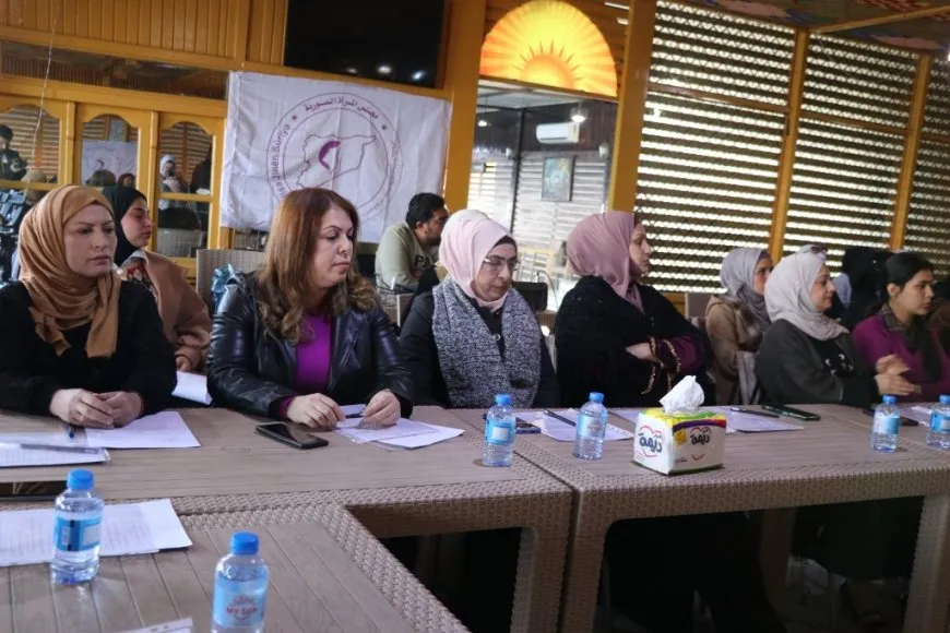 Pirsgirêkên ku jinên Sûriyeyî rû bi rû dimînin hatin nîqaşkirin