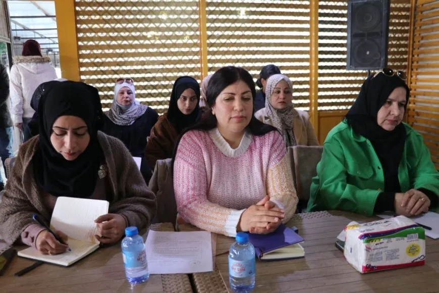 Pirsgirêkên ku jinên Sûriyeyî rû bi rû dimînin hatin nîqaşkirin