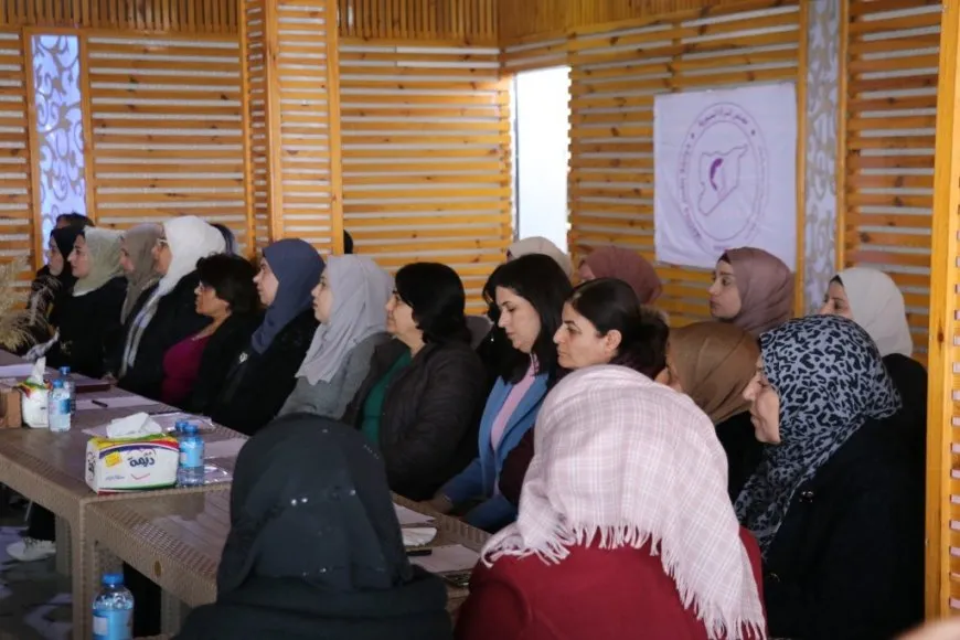 Pirsgirêkên ku jinên Sûriyeyî rû bi rû dimînin hatin nîqaşkirin